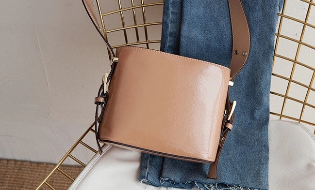 Unisex Appeal Street Ready Cute Leather Womens Stylish Bucket Shoulder Bag Barrel Crossbody Purse for Women