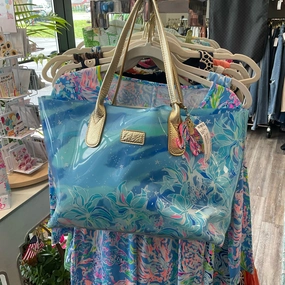 Lilly Pulitzer Handbag Urban practicality Dynamic Edge