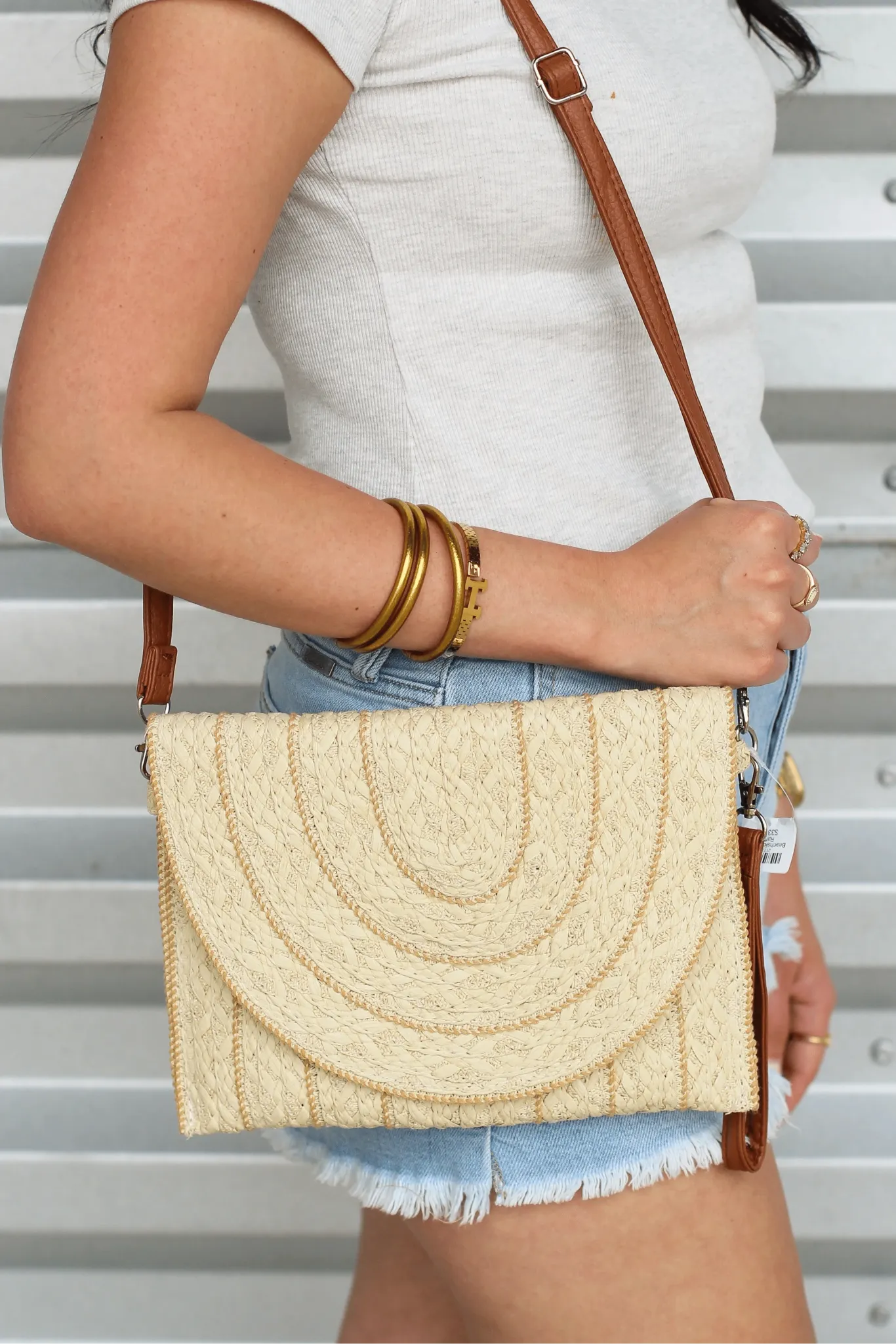 MB0292 Stitch Detailed Straw Clutch/Crossbody Bag Sleek Profile Versatile design suitable for casual and formal occasions