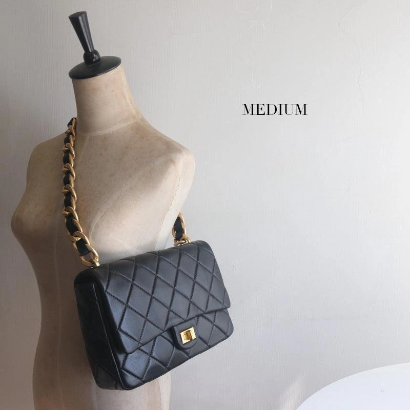 Practical Design Genuine Leather Flap Shoulder Bag | Classic Lambskin Leather Bag | DIAMONDS Quilted Designer Bag, Gold Chain Strap Lock Bag, Christmas Gift