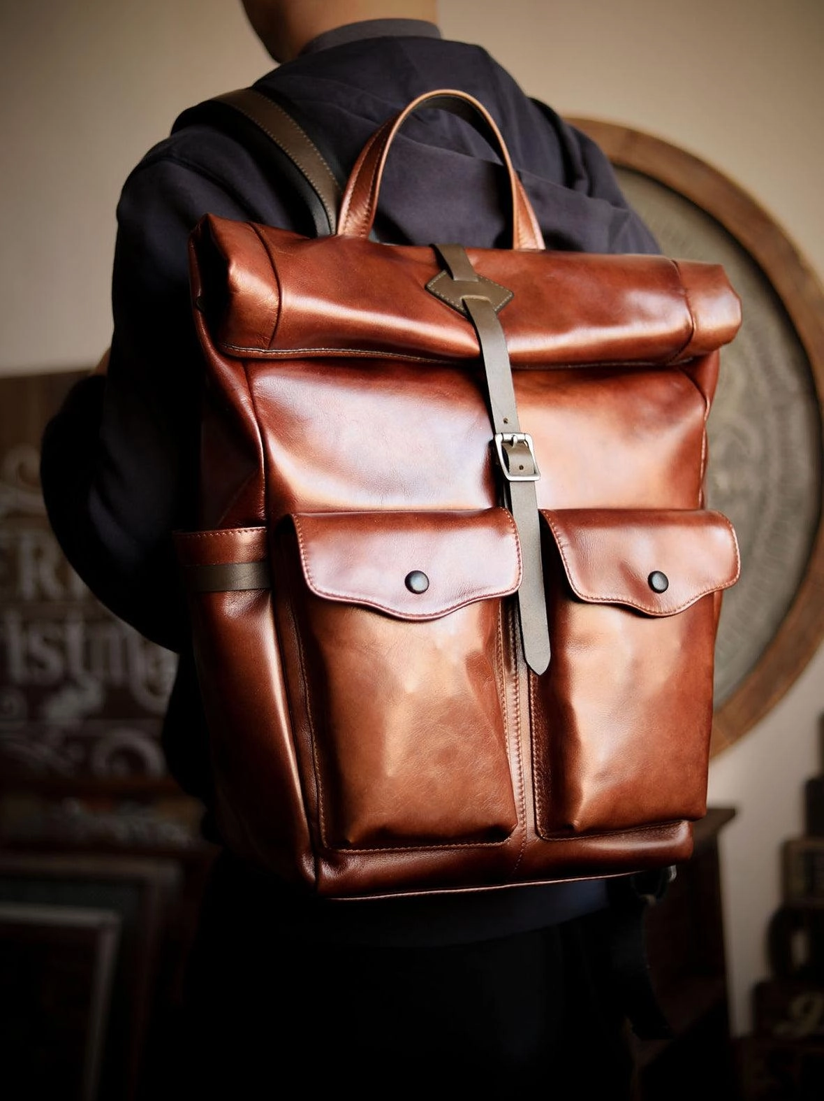 Travel Lifestyle Practical Comfort Men??s Full Grain Leather Roll Top Backpack, Handcrafted Vintage Italian Cowhide Laptop, Travel, and Work Bag