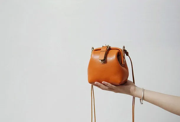 Handmade Leather crossbodybag purse shoulder bag for women leather bag Modern Lifestyle Office Outfit