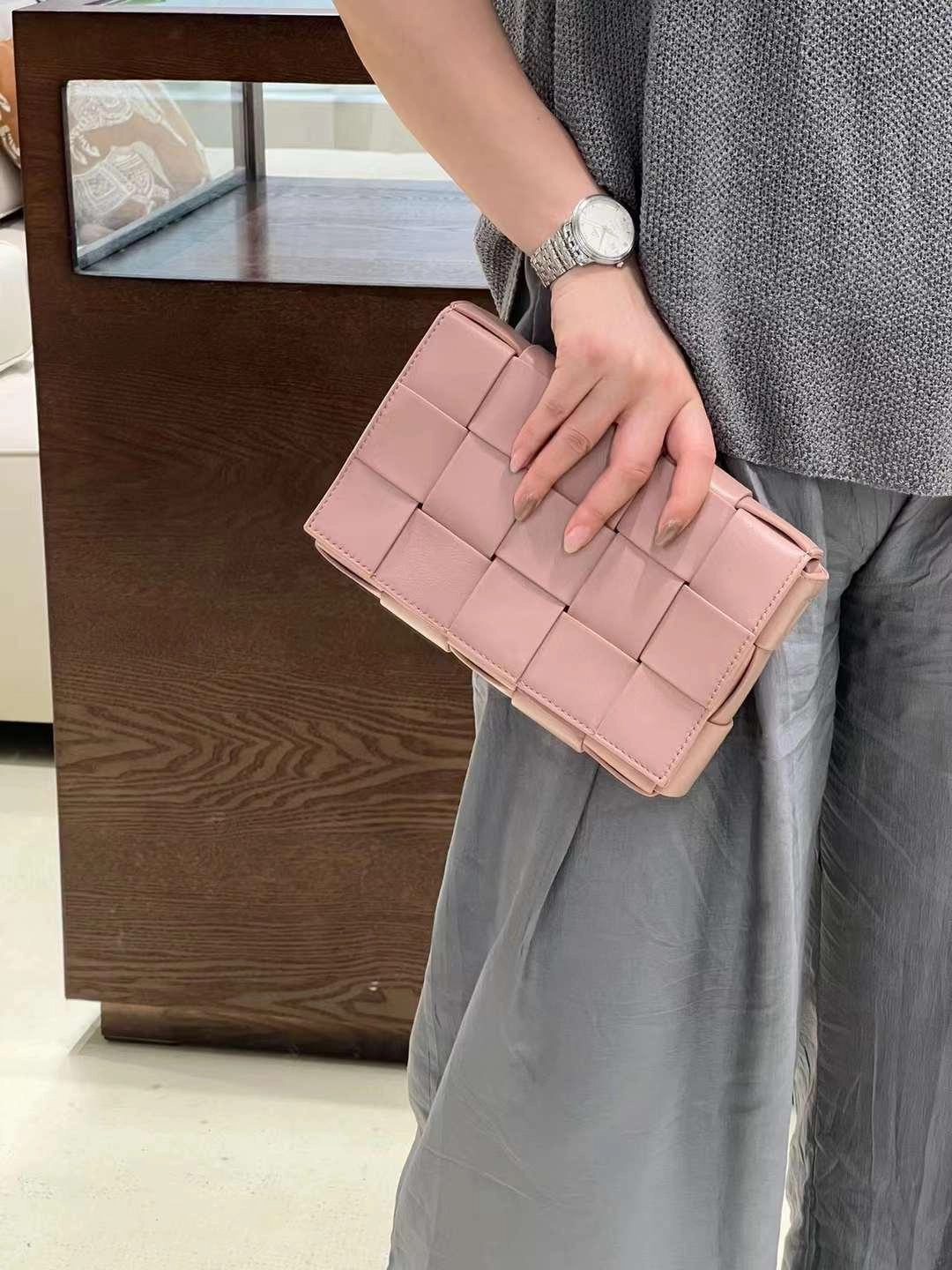 Elegant Lambskin Woven Crossbody Bag | Handcrafted Versatile Party Bag Wedding Clutch Bag Compact Elegance Stylish Quality