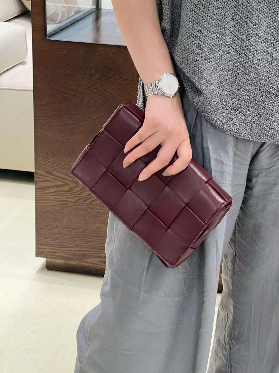 Weekend Style Elegant Lambskin Woven Crossbody Bag | Handcrafted Versatile Party Bag Wedding Clutch Bag