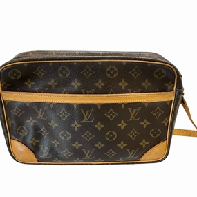 Casual Appeal Modern Street Louis Vuitton Handbag