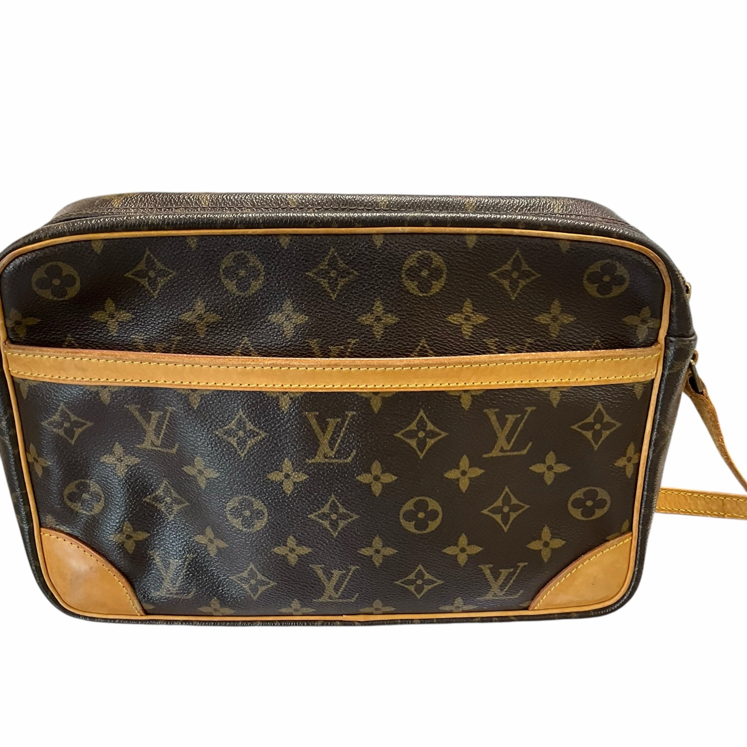 Casual Appeal Modern Street Louis Vuitton Handbag