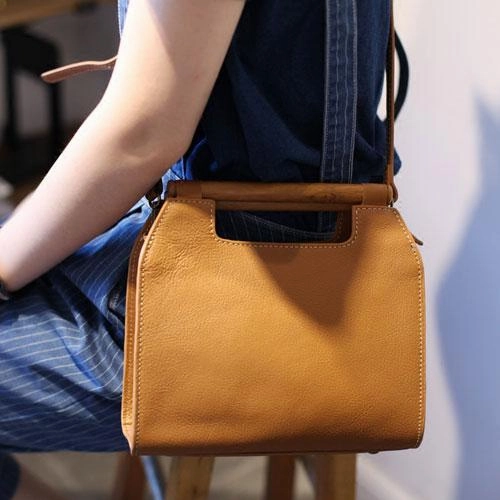 Urban Accessory Vintage Tan Leather Womens Wooden Top Handle Satchel Handbag Women's Satchel Shoulder Bag
