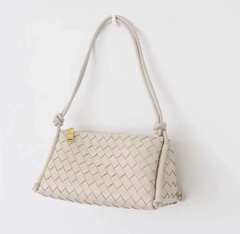 Knotted Intrecciato Real  Leather Shoulder Bag, Small Handcrafted Woven Pouch, Daily Fashion Designer Bag, Triangle Summer Leather Bag Sleek Shape