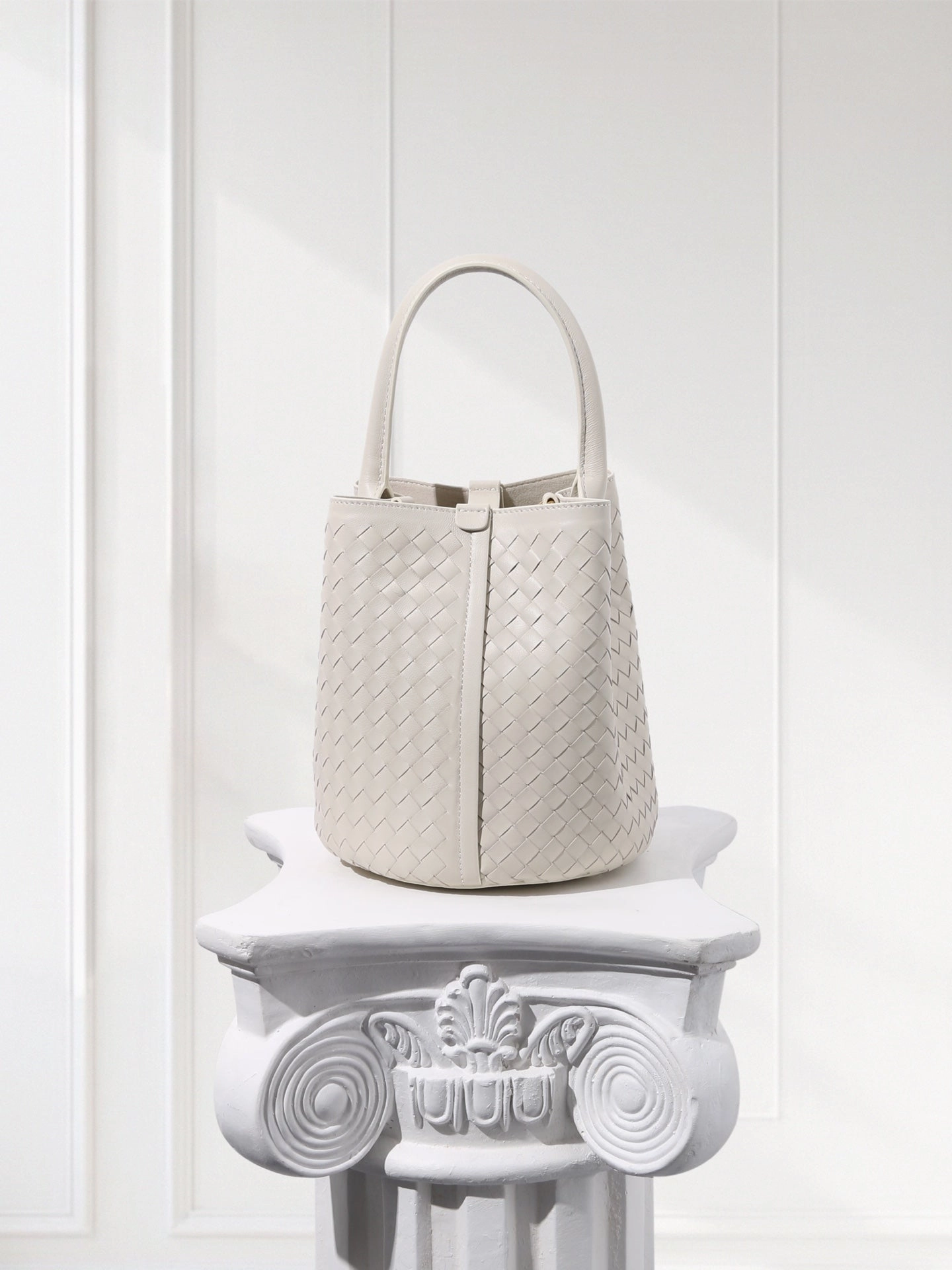 Stylish Element Lambskin Leather Bucket Bag Handwoven, Small Shoulder Bag,  Woven Purse Women Classic bag Crossbody Designer  Bag, Birthday Gift For Her