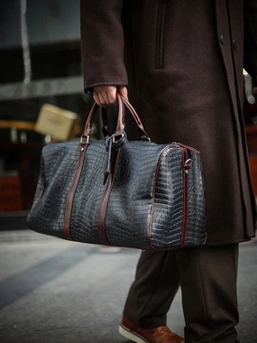 All-Weather Protection Utility Look Luxury Men??s Italian Full Grain Leather Duffle Bag, Handmade Premium Crocodile Pattern Weekender Bag for Travel & Business