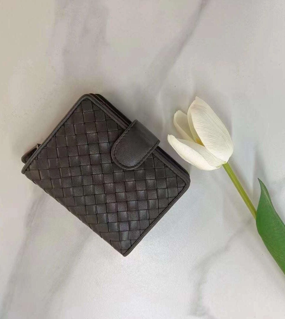 Small Lambskin Leather Interwoven Wallet, Women Woven Leather Cards Holder, Handcrafted Trifold Wallet, Designer Wallet, Women Purse Luxury Appeal Practical Use