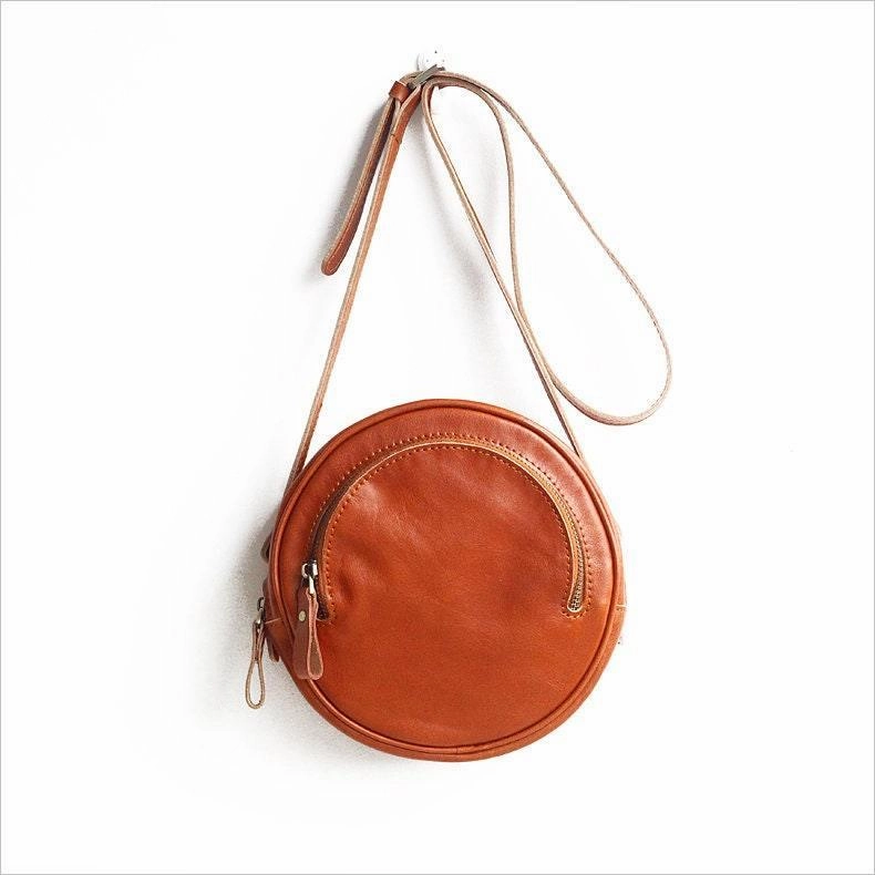 Small Vintage Designer Vegetable Leather Round Bag, Retro Shoulder Bag For Women, Handcrafted Brush Off Ladies Baguette Handbag Sleek Design Night Out