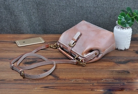 Spacious tote Handmade Womens Yellow Waxed Leather Doctor Handbag Purses Vintage Yellow Doctor Shoulder Purses for Women