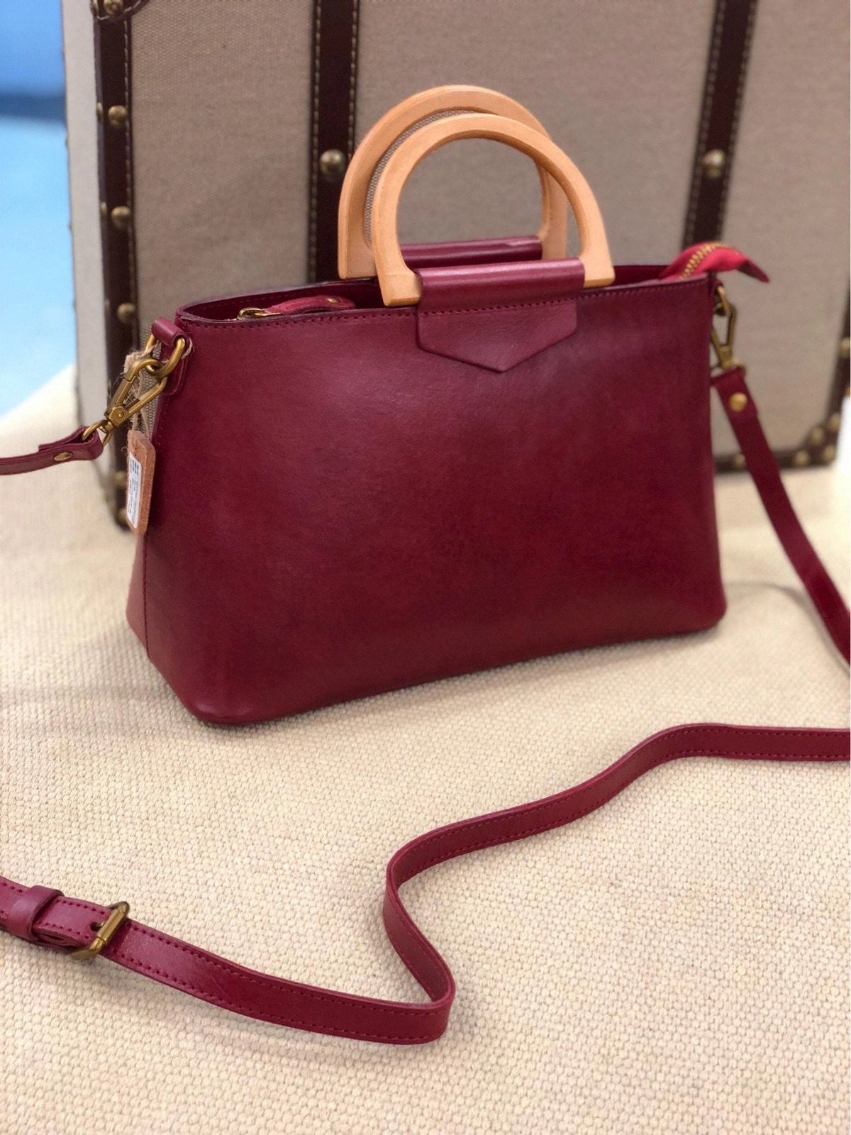 Vintage Womens Brown Leather Structured Handbag Black Wooden Top Handle Satchel Shoulder Bag Purse Compact Size Classic Trend