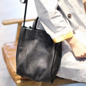 Functional Engineering Metal hardware Fashion Leather Black Womens Vertical Tote Bags For Work Zip Top Tote Handbag Shoulder Bag Purse