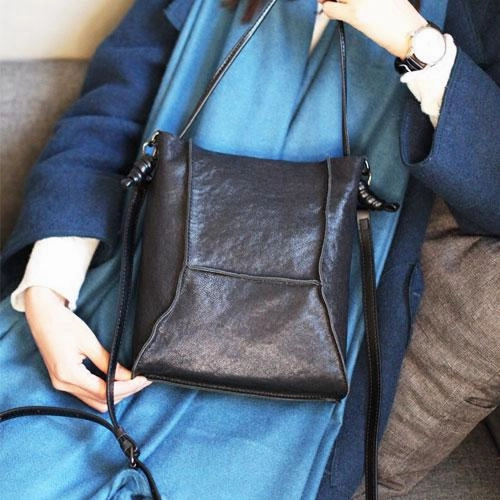 VIntage Womens Leather Burgundy Tote Purse Bucket Tote Small Black Shoulder Bucket Work Bag for Ladies Comfortable Urban Style