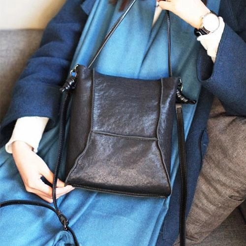 Urban Fashion Boho Style VIntage Womens Leather Burgundy Tote Purse Bucket Tote Small Black Shoulder Bucket Work Bag for Ladies