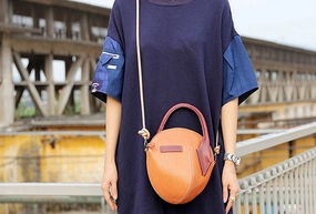 Handmade Unique Leather Small Handbags Shoulder Bag for Women Sleek work bag Professional Essential