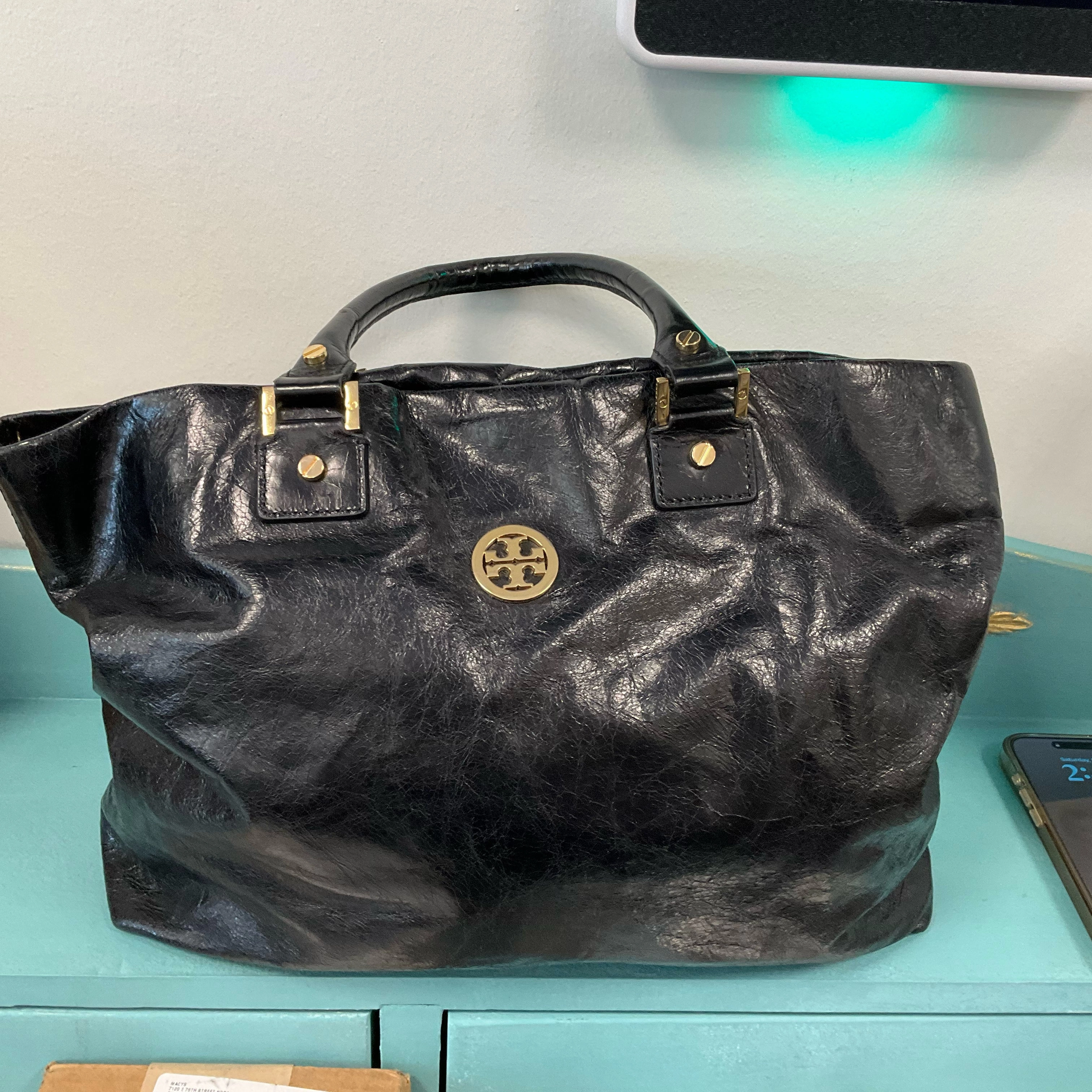 Sleek Shape Urban Choice Tory Burch Handbag