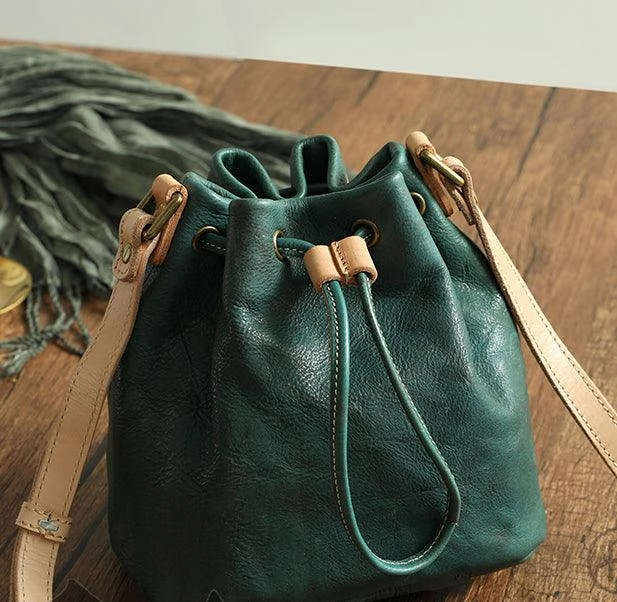 Leather Bucket bag Valentines Day gift Personalised Bag Shoulder Bag, Cross Body Bag, Tan Leather Bag, Crossbody Bag, Gift for her Compact Urban Look Classic Chic Piece