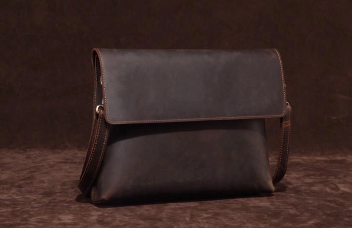 Lightweight Everyday Casual Travel Cool Vintage Dark Brown Leather Mens Courier Bags Small Side Bags Messenger Bag For Men