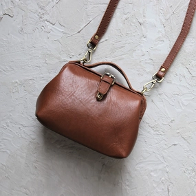 Vintage Womens Brown Leather Small doctor Handbag shoulder doctor bags for women Modern Woman