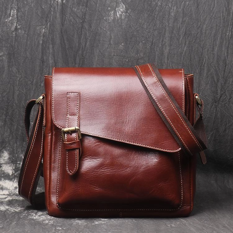 Vintage Leather Men's Small Side Bag Vertical Messenger Bag Shoulder Bag For Men Functional Piece Stylish Detail
