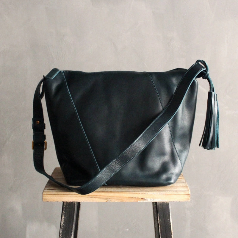 Modern Utility Vintage LEATHER WOMEN Bucket Bag SHOULDER BAG Purse with Tassel FOR WOMEN