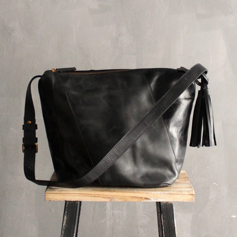 Casual Workwear Effortless Style Vintage LEATHER WOMEN Bucket Bag SHOULDER BAG Purse with Tassel FOR WOMEN