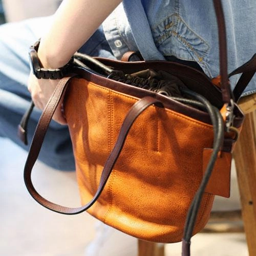 Vintage Womens Brown Leather Barrel Handbag Drawstring Bucket Bag Tan Bucket Shoulder Bag Lightweight Bag Functional utility
