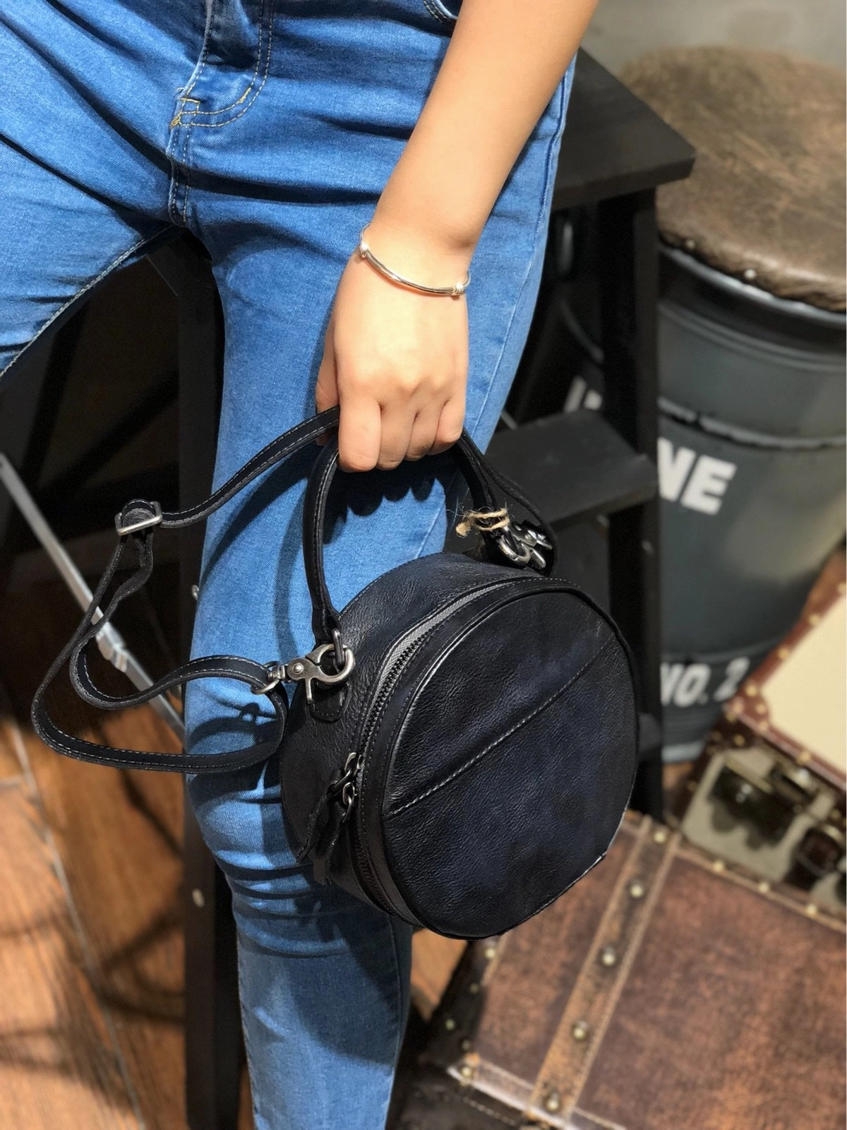 Stylish Utility Modern Outfit Vintage Womens Brown leather Circle Handbag Shoulder Bag Black Round Leather Crossbody Bag Side Purse