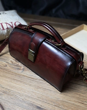 Vintage Womens Coffee Leather Doctor Handbag Purses Vintage Handmade Doctor Crossbody Purse for Women High-quality structured bag
