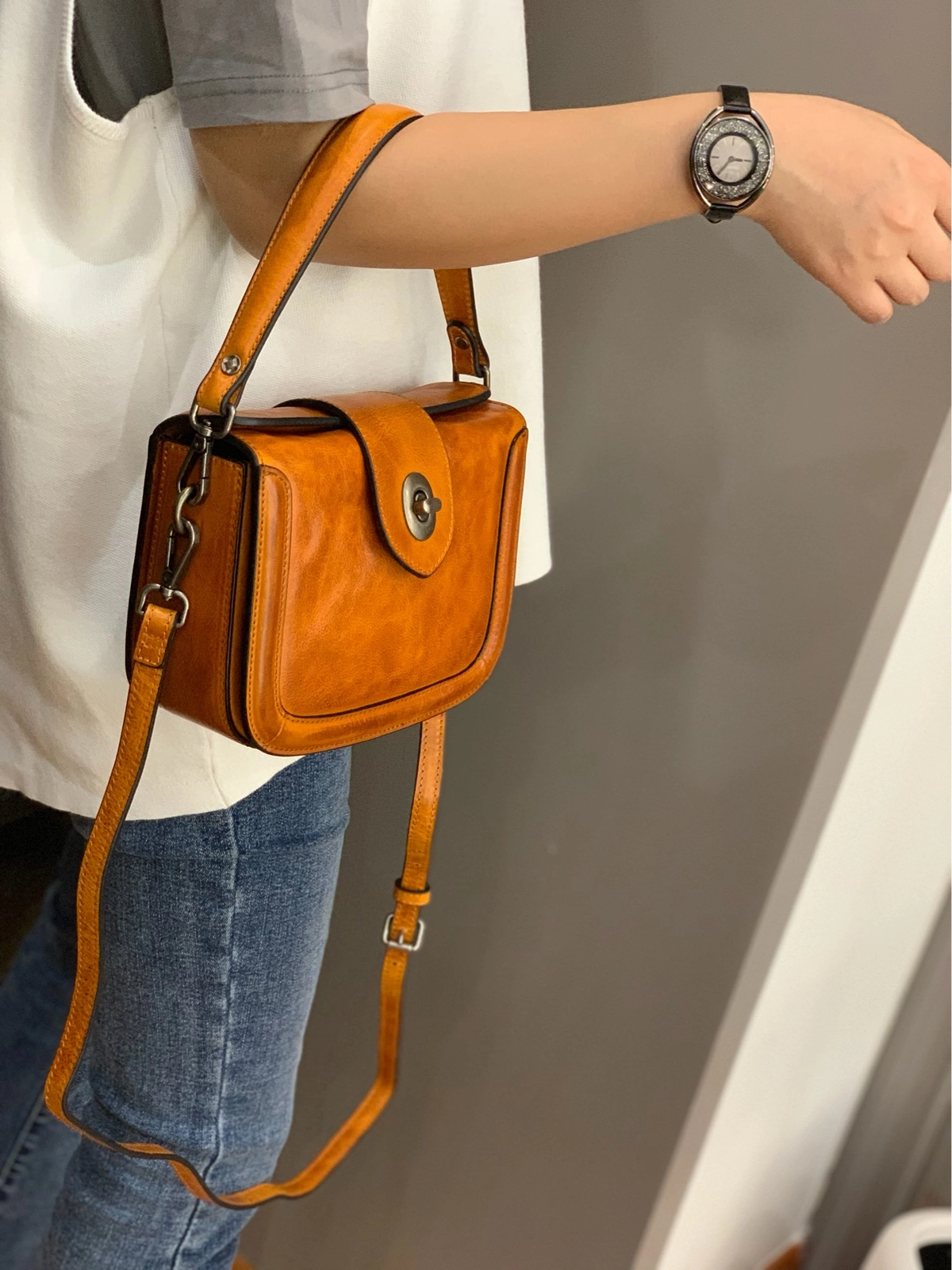 Timeless Fashion Vintage Womens Leather Tan Small Handbag Shoulder Bag Purse Black Handbag for Ladies