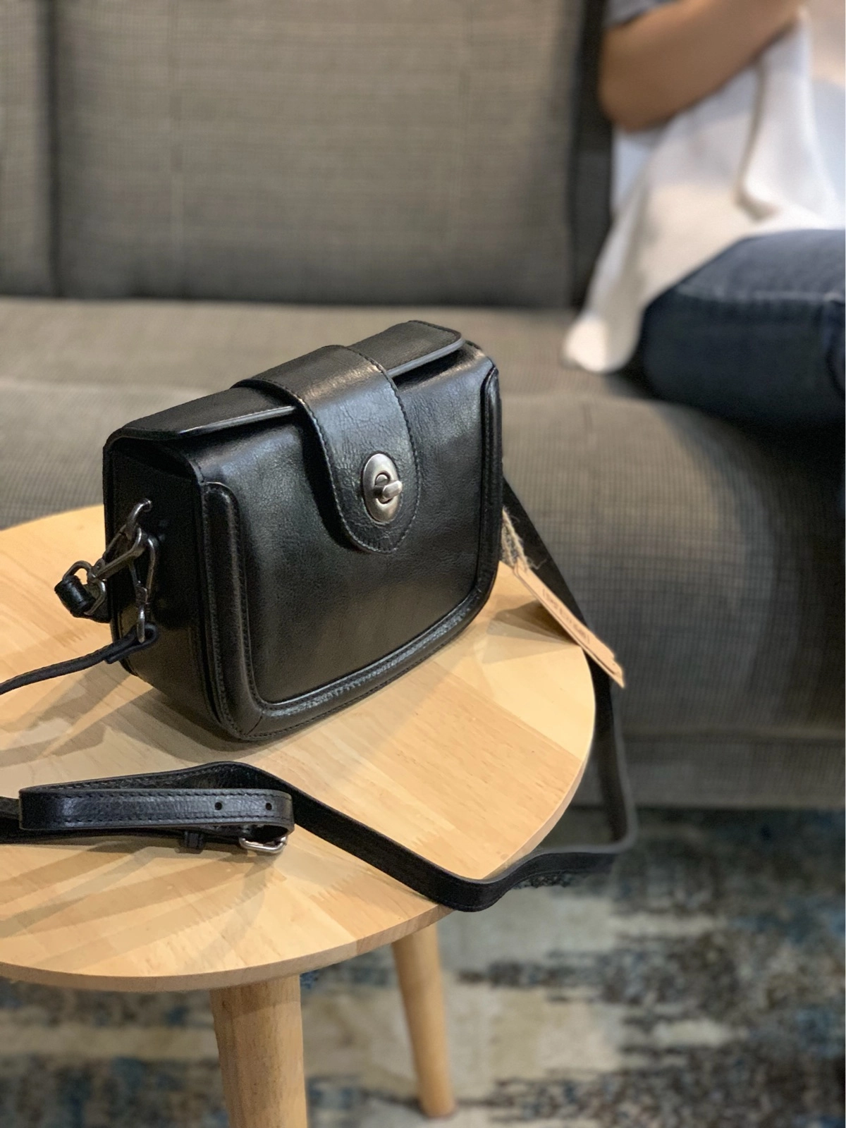 Vintage Womens Leather Tan Small Handbag Shoulder Bag Purse Black Handbag for Ladies Contemporary Edge Chic Accessory