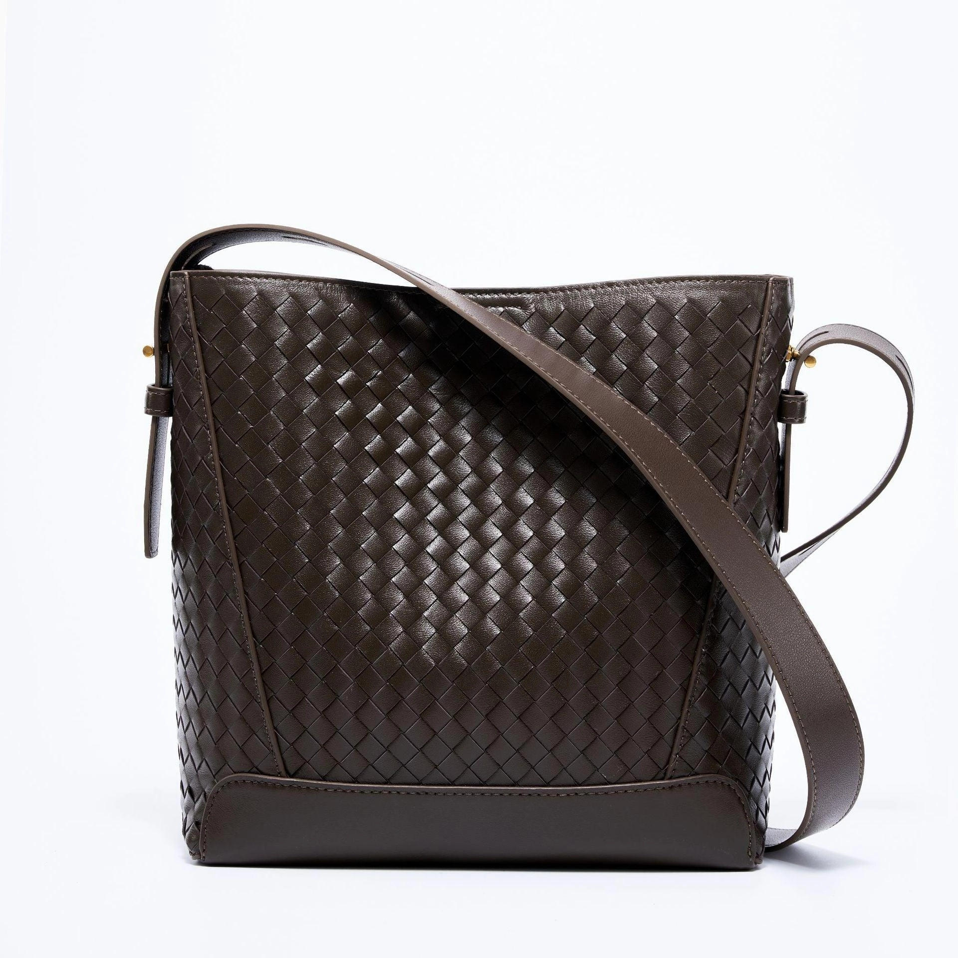 Soft Leather Feel Refined Contemporary Bag Lambskin Leather Handwoven Bucket Bag | Classic Bucket Shoulder Bag